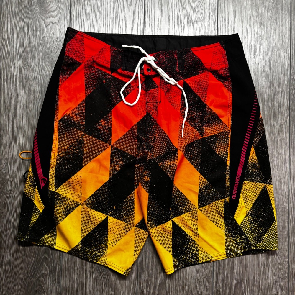 Quiksilver Board Shorts Mens 35 Red Orange Yellow Geometric Triangle Print Y2K